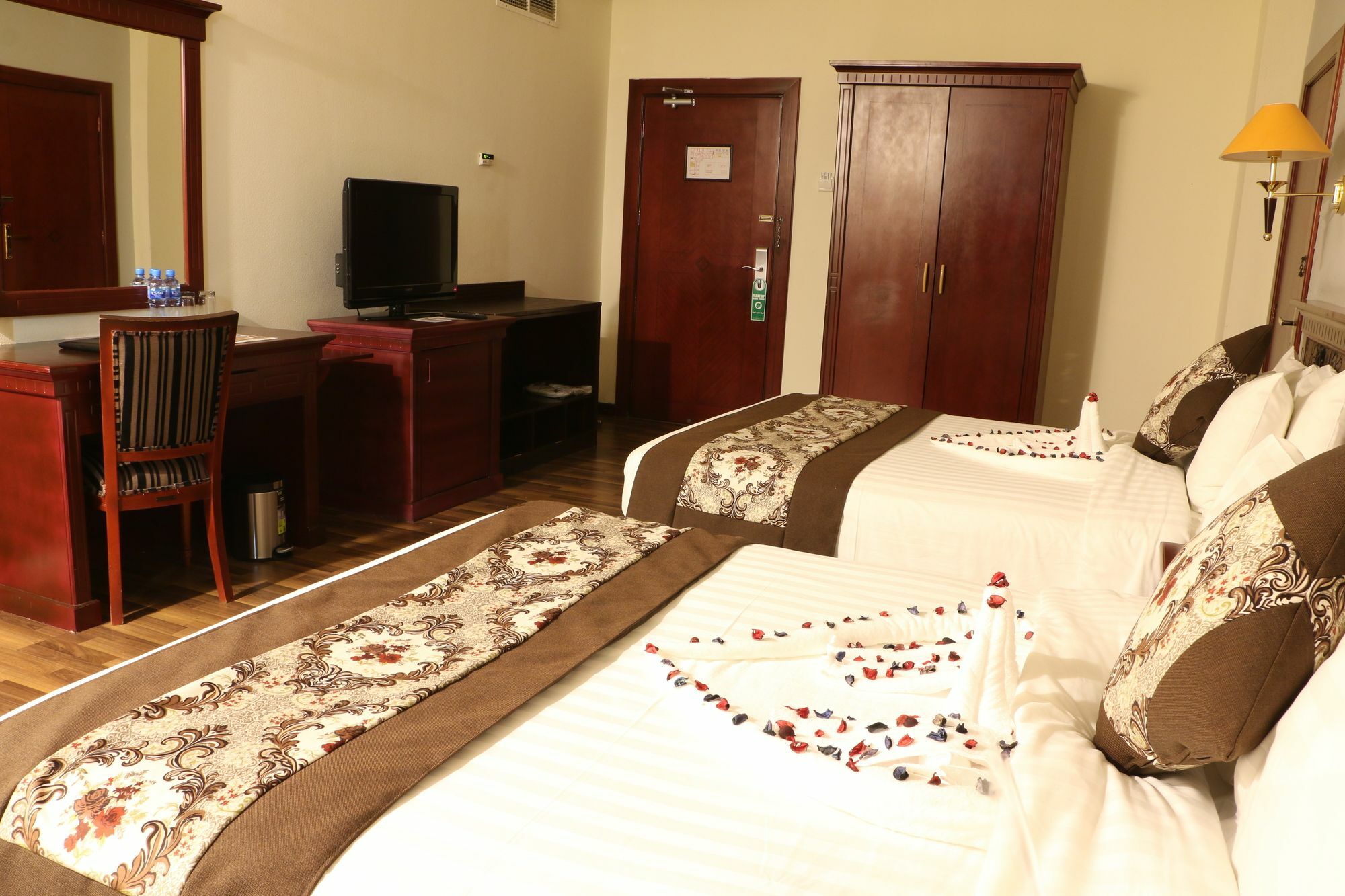 Pars International Hotel Manama Ngoại thất bức ảnh